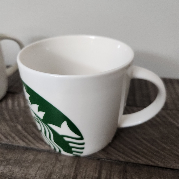 Bundle Lot of STARBUCKS COFFEE 16 & 14 oz Lrg Green Mermaid Logo White Mugs Cups - Picture 3 of 8